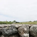 1 Park Nook Close *
