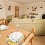 1 Park Nook Close