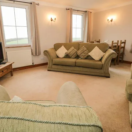 1 Park Nook Close